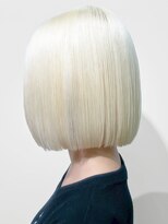 ルネラトーキョー(RUNERA TOKYO)&nbsp;ホワイトブロンドヘアボブカットケアブリーチトリートメント