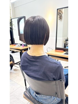 リディー(Lidee) ブルーブラック切りっぱなしボブ9.26