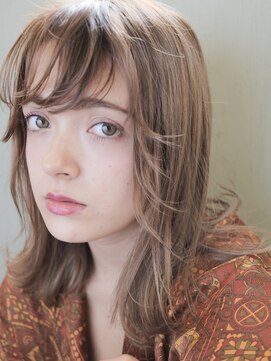 キチ(kichi.) ［kichi.］ソフトベージュ×外ハネ