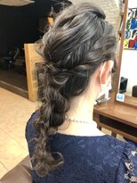 ラブリッシュ(LOVERICHE)&nbsp;直毛の方でも崩れないあみおろしスタイル【延山styling】