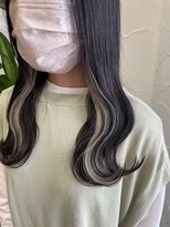 アン(Hair make un)&nbsp;【インナーカラー】ホワイトベージュ♪♪