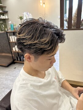 ウォルク(WOLK) センターパート/グラデーションカラー/かきあげヘア