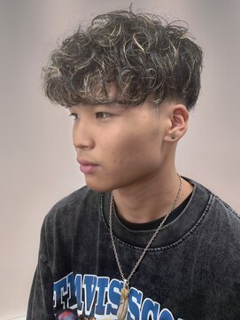 ヘアースタジオ ハーフバック 高尾店(HAIR STUDIO HALF BACKS×１/2) スペインパーマ&ハイライト