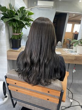 ティティ(TiTi) 秋におすすめ！オリーブグレージュ[TiTi_栗林れい]