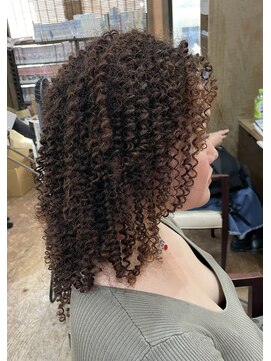 ミニバス(MiNiBASS) スパイラルパーマ ハード仕上げ