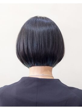 ルプラ ブリリアント(le-pla brilliant) ショートボブ/センターパート/インナーカラー/ブルー/豊橋/田原