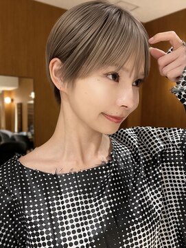 ヤイエ 青山店(yiye) マッシュショート丸みショートボブくびれショート金髪ショート