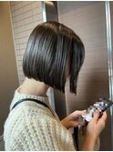 オリーブグレージュとミニボブ