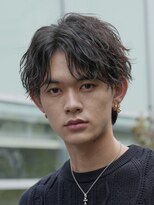 フィフス トウキョウ (fifth TOKYO)&nbsp;渋谷ルーズパーマメンズカットセンターパートウルフマッシュ