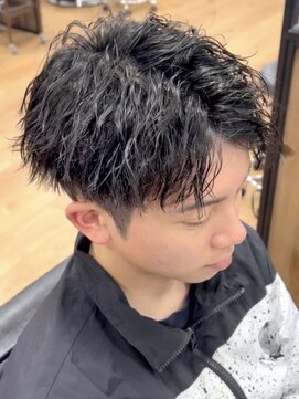 デプト(DEPT.) ツイストスパイラルパーマセンターパートフェードメンズパーマ