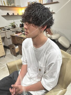 シラス(SiLasu) メンズマッシュ×細かめ波巻きパーマ