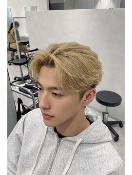 ノイル バイ キートス(neul by kiitos) 【大阪/梅田/ダブルカラー】牛尾 剛