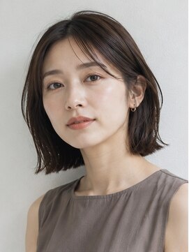 ロアール 上小田井(LOAOL KAMIOTAI) 大人の切りっぱなしボブ