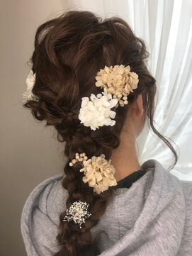 グリフィカ(griFFica) ヘアアレンジ　編みおろし