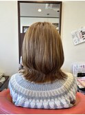 くびれボブがミルクティーカラーで更に可愛く