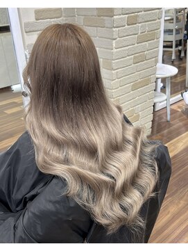 アーチフォーヘア 心斎橋店(a-rch for hair) ほんのり暗めのグラデーションスタイル