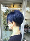 【SHARON原宿】美髪ネイビーブルー×束感ハンサムショート