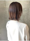 ハイライト 外ハネ　顔周りカット くびれミディ ブリーチ 20代