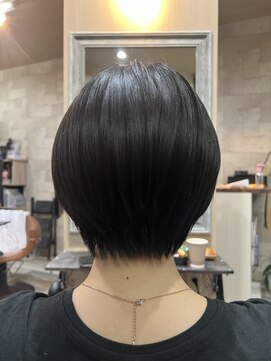 ハコ(H.A.Co) ショートボブです。