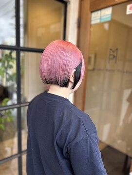 ショートボブ×デザインカラー