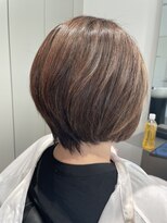 フク(FUKU)&nbsp;白髪をしっかり染める透明感カラー × 丸みショートボブ