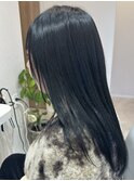 ミディアムレイヤーボブブルーブラック顔周りカット