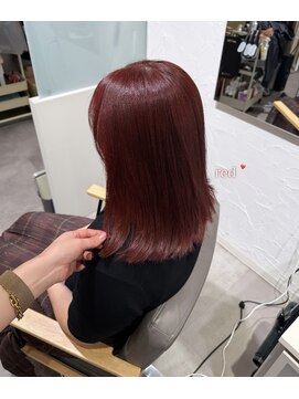 エス 大阪梅田店(es) お洒落レッドカラー