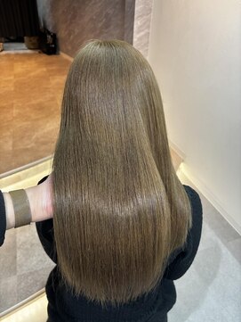 ラビス 池袋(Lovis) 《鳥越》黒髪/オリーブグレー/小顔ヘア/ココアベージュ