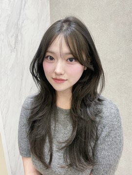 ロンド レア 天神大名店(Lond Le’a) ホワイトブロンド/外ハネボブ/美髪/ワイドバング/ブルーブラック