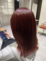 シオ 流山おおたかの森(Sio)&nbsp;艶感引き立つレッドカラーで旬髪に