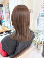 ウイバイファースト(u'i by first) ツヤ感たっぷりのナチュラルレイヤースタイル