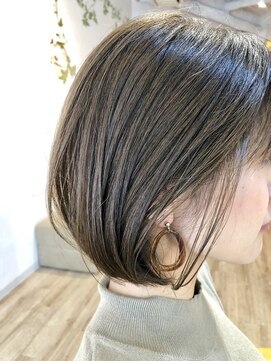 アミナ(AmiNA) 《縮毛矯正》シルキーベージュ×ボブカット