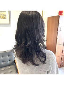アルマヘアー(Alma hair by murasaki) ◎たっぷりレイヤーのパーマスタイル◎