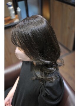 リビング(LIVING) アッシュ寒色クールロングヘア