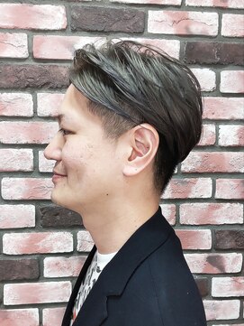 エクラート イーリス 高田馬場店(ECLART IriS) 【ブリーチシルバーカラー】