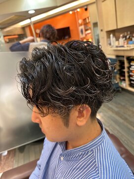 銀座マツナガ 浅草店 人気No. 1センターパートツーブロスパイラルパーマ