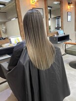 サニー 渋谷(SUNNY)&nbsp;バレイヤージュ、ハイライト、レイヤーロング、グレーベージュ