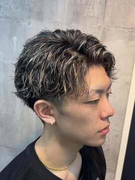 メイン(MENIN) 【Insta@hi_de0205】ハイライト×パーマスタイル[相模大野/眉毛]