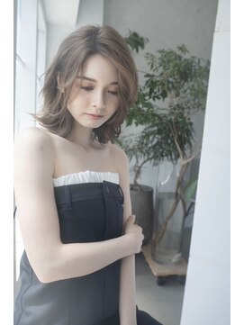 サードバイローラン(THiRD by ROULAND) ホワイトブロンドワイドバング外ハネボブ