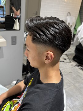 リンカラン トロワ(LINGKARAN Trois) フェードbarberスタイル