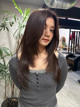 クルミ(kurumi) 顔まわりレイヤー×艶ロング