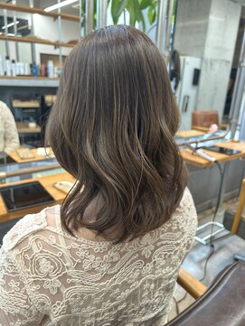 ピスタ(PiSTA) 黒髪カタログ/クラゲヘアー/オリーブグレー/千葉駅