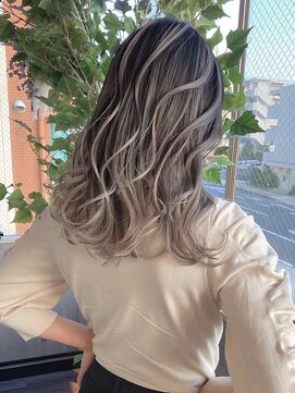 シェルヴ(XELVE) ホワイトグレージュ