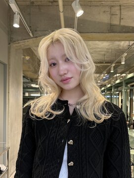 ロジ(loji) リタッチのみで仕上げるブロンド
