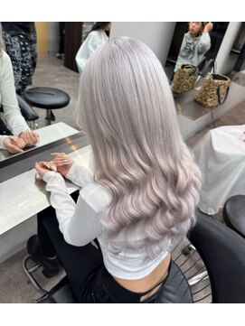 エミーバイモアムー(Emmie byMoremuu) 【RYUKI】ホワイトカラー