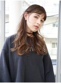 オン眉/細めハイライト/ゆるカール/レイヤーカット