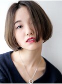 センターパートが新鮮&好バランスなシンプルボブ