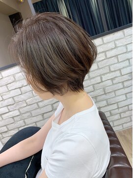 アヴァロン(AVALON) 30、40代にオススメ☆イルミナカラー×絶壁解消ショート