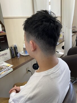 コアフィールフィス(COIFFURE fils) 【見附　今町】フェードカット　刈り上げ