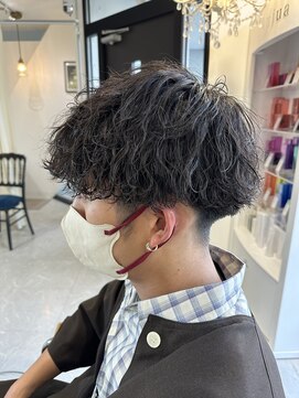 ベル(Belle) 波巻きパーマ